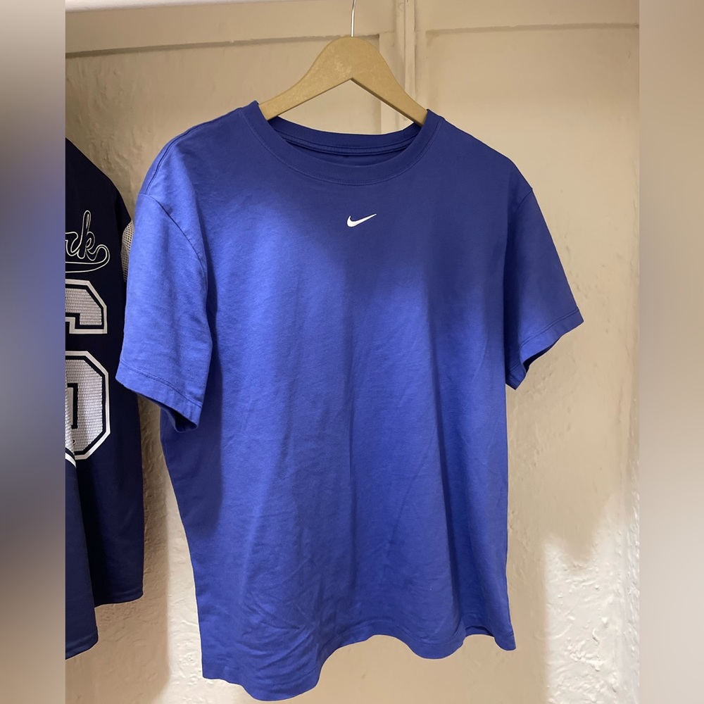 Nike purple Women’s T-shirt! In great condition